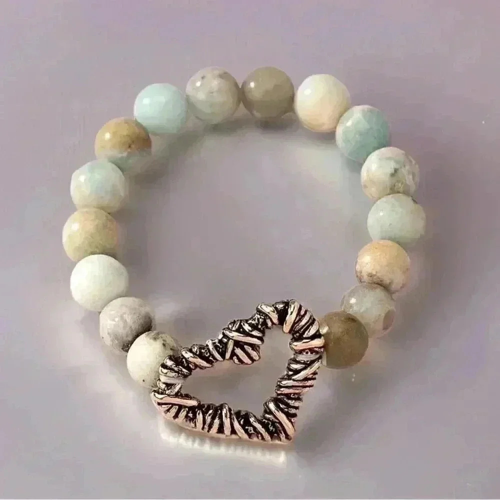Delicate Stone Beads Hollow Heart Bracelet
